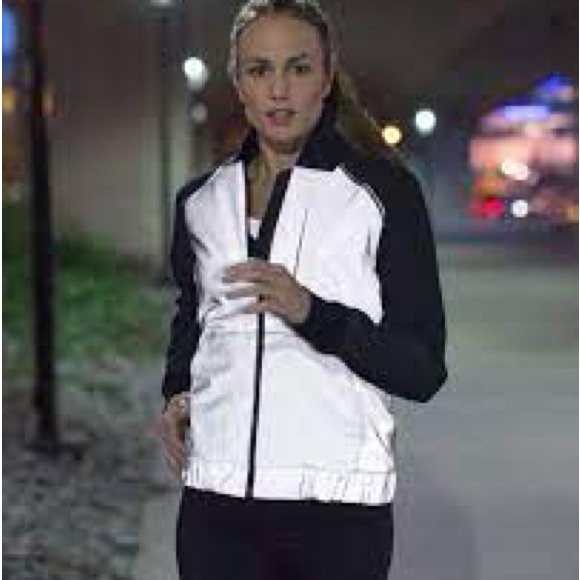 Lululemon Bright Bomber jacket - Picture 6 of 10